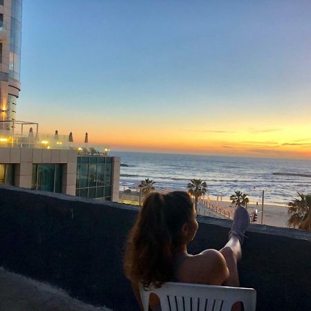 תל אביב Beach Front Rooftop Apartment מראה חיצוני תמונה